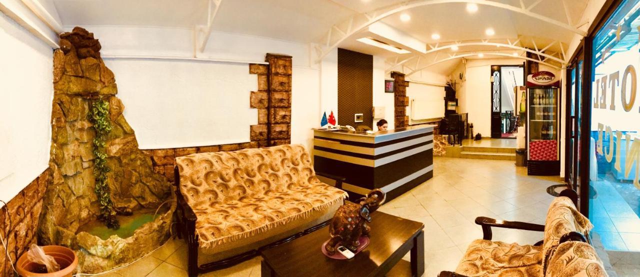 Hotel Nice 트빌리시 외부 사진